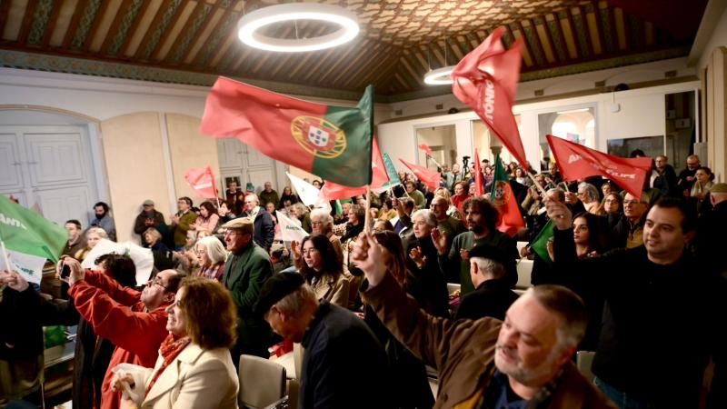 Sessão pública e contacto com comerciantes em Évora