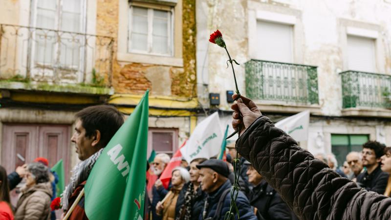 Contacto com a população em Almada
