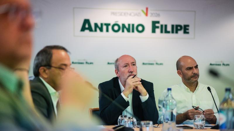 Mesa Redonda «Situação económica, Constituição da República e o futuro do País»